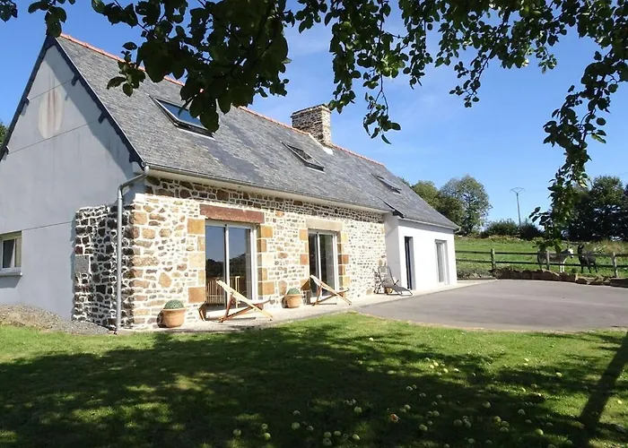 Near Mont St Michel בית נופש *