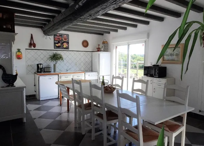 בית נופש Near Mont St Michel *