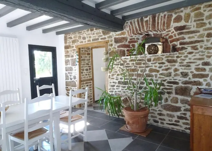 בית נופש Near Mont St Michel