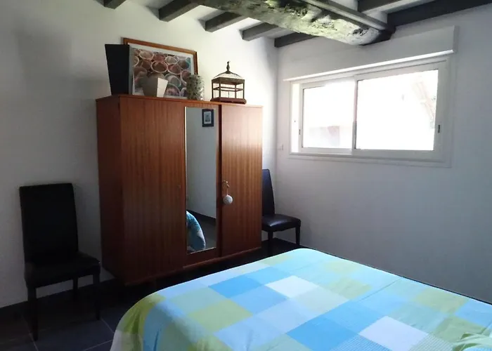 בית נופש Near Mont St Michel *