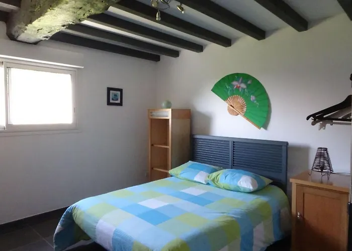 בית נופש Near Mont St Michel