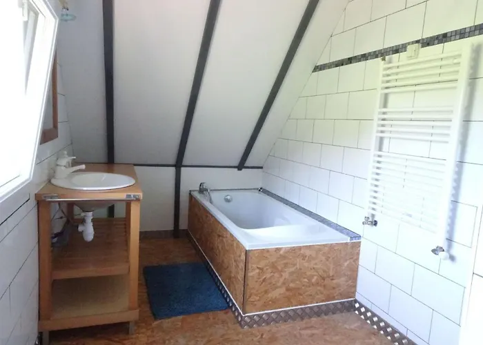 בית נופש Near Mont St Michel *