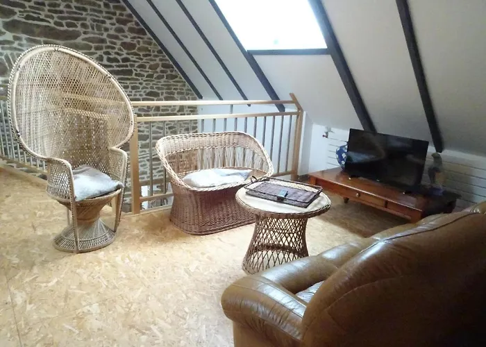 Near Mont St Michel בית נופש